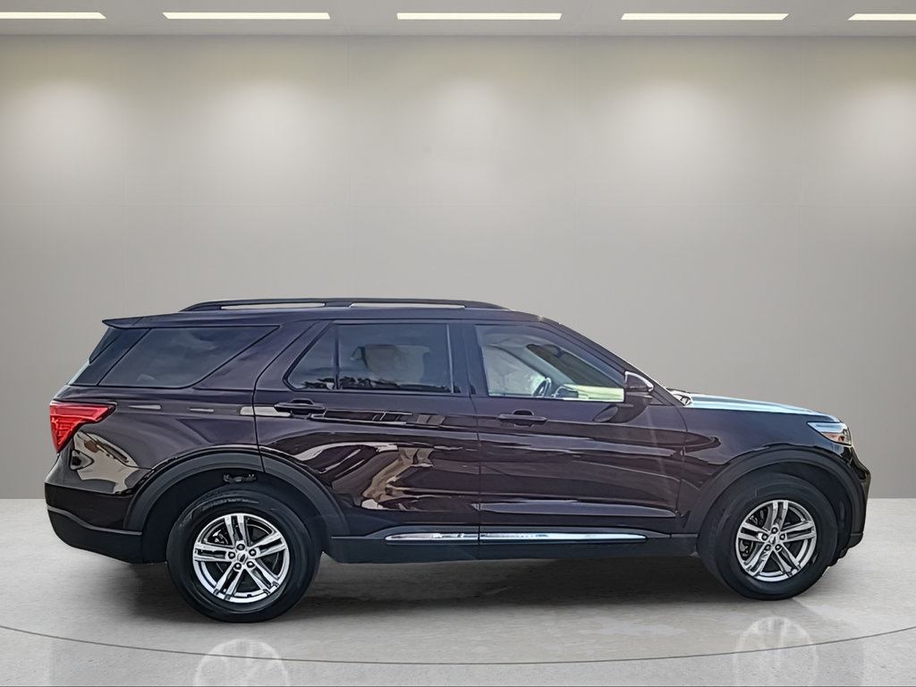 Certified 2023 Ford Explorer XLT w/ Equipment Group 202A AWD/4WD image 10