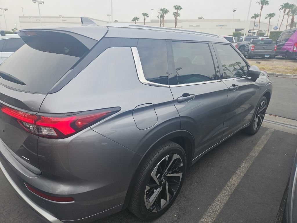 Used 2022 Mitsubishi Outlander SEL FWD image 2