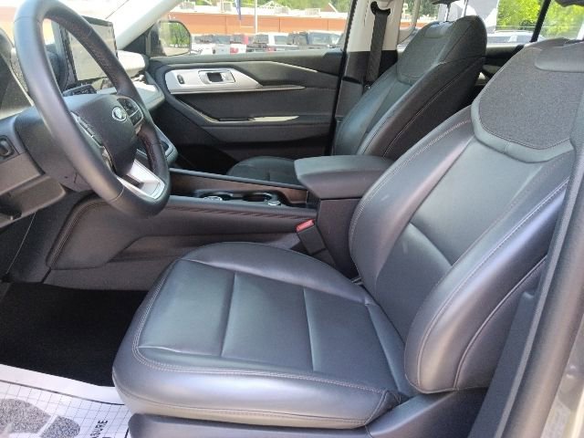 Certified 2025 Ford Explorer Active w/ Active Comfort Package AWD/4WD image 15