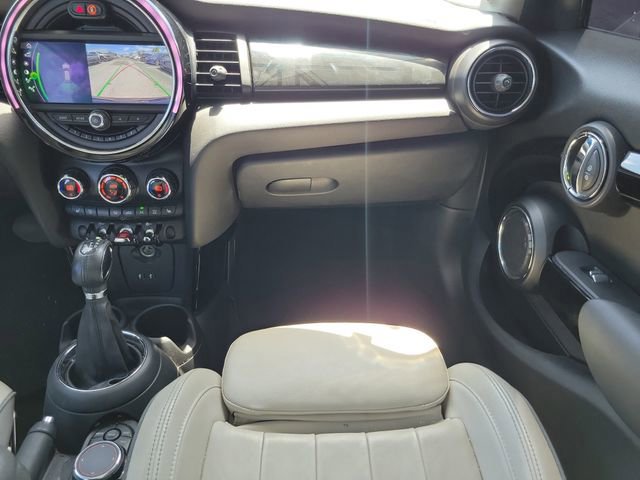Used 2019 MINI Cooper 4-Door Hardtop w/ Signature Upholstery Package image 14