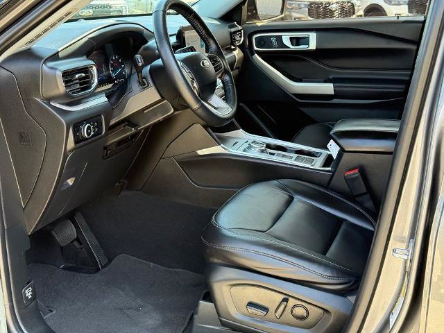 Certified 2023 Ford Explorer XLT w/ Equipment Group 202A RWD image 6
