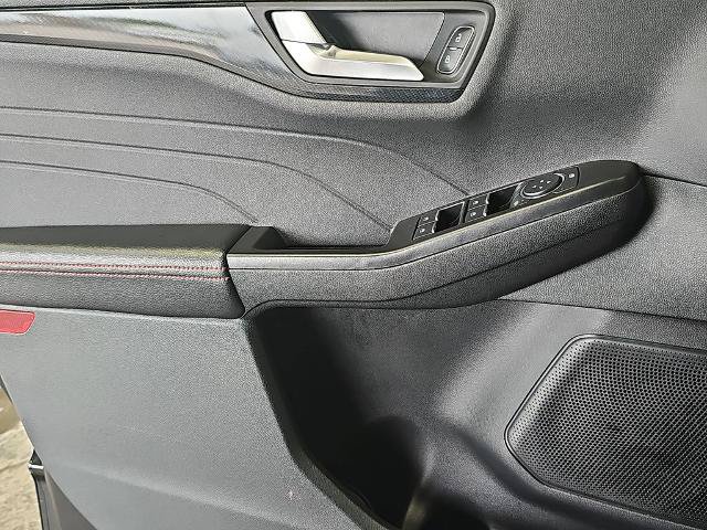 Certified 2025 Ford Escape ST-Line AWD/4WD image 23