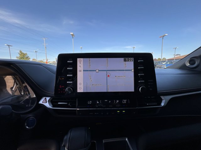 Used 2023 Toyota Sienna XSE w/ XSE Plus Package FWD image 18