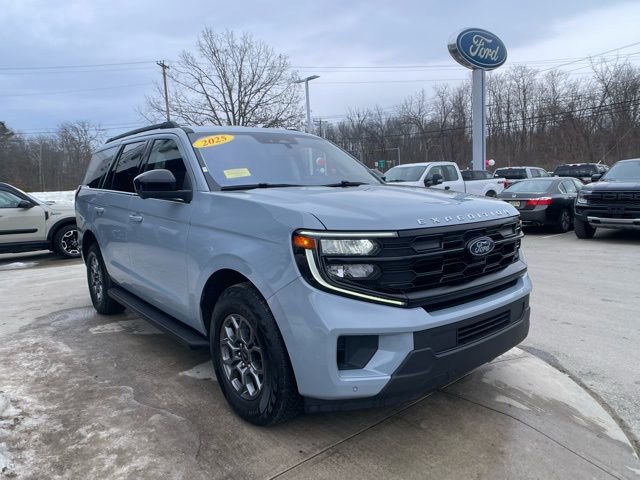 Certified 2025 Ford Expedition Active image 7