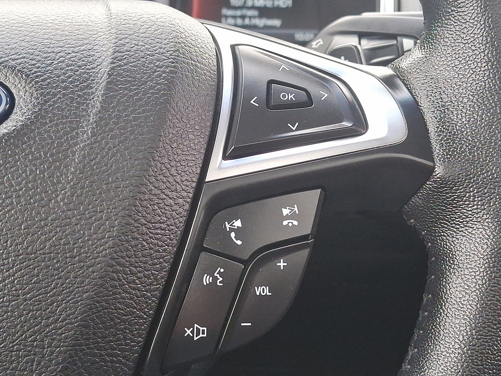 Certified 2019 Ford Edge Titanium w/ Equipment Group 301A image 23