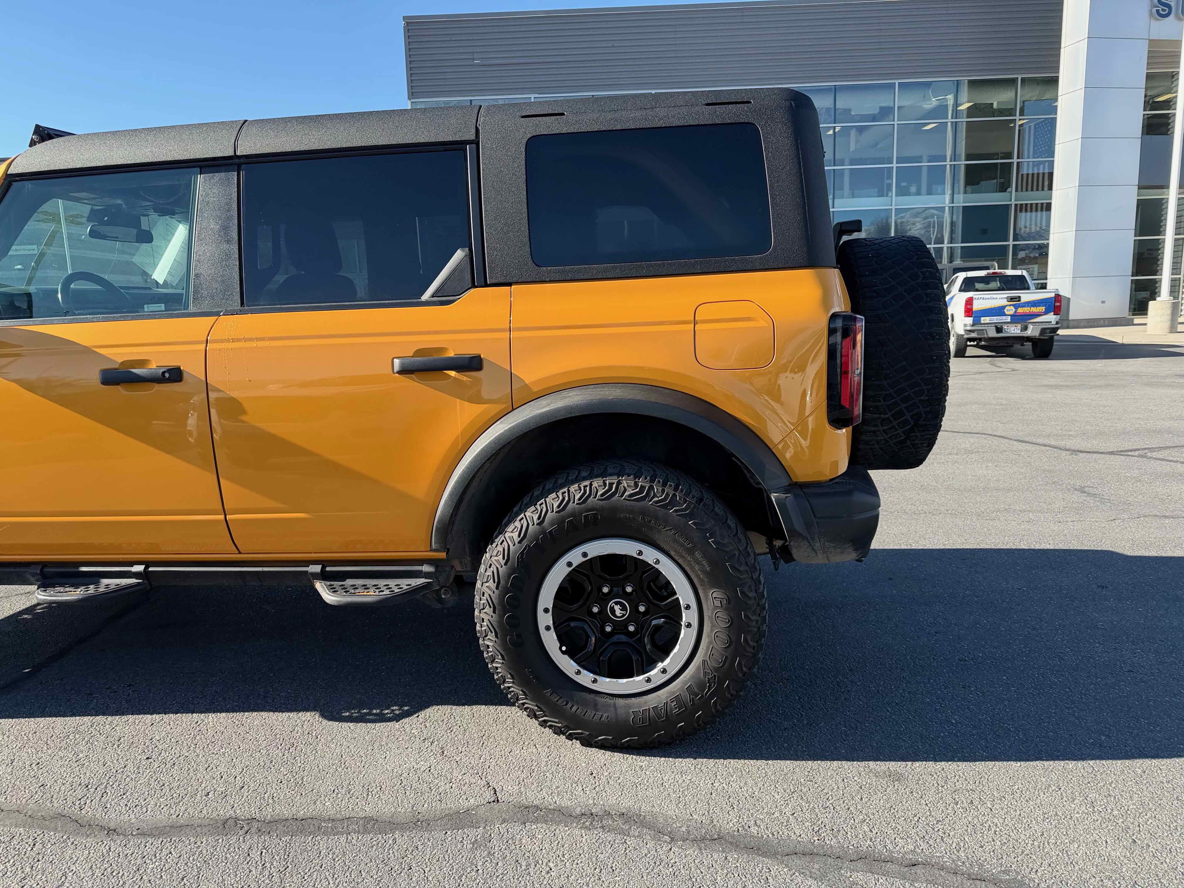 Certified 2022 Ford Bronco Badlands w/ Sasquatch Package image 11