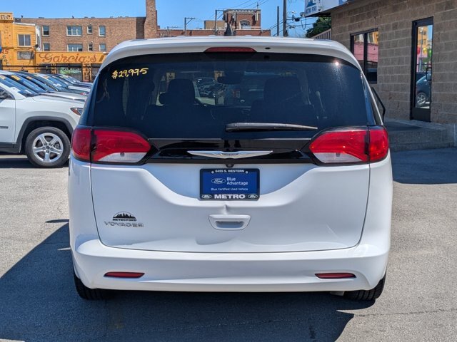 Used 2023 Chrysler Voyager LX FWD image 5