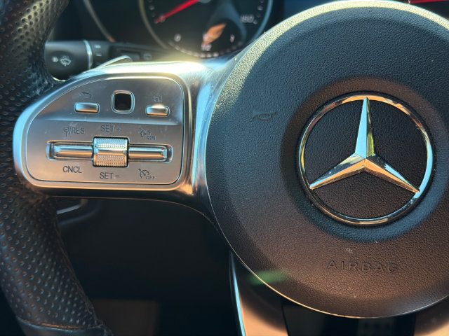 Used 2022 Mercedes-Benz GLC 300 image 27