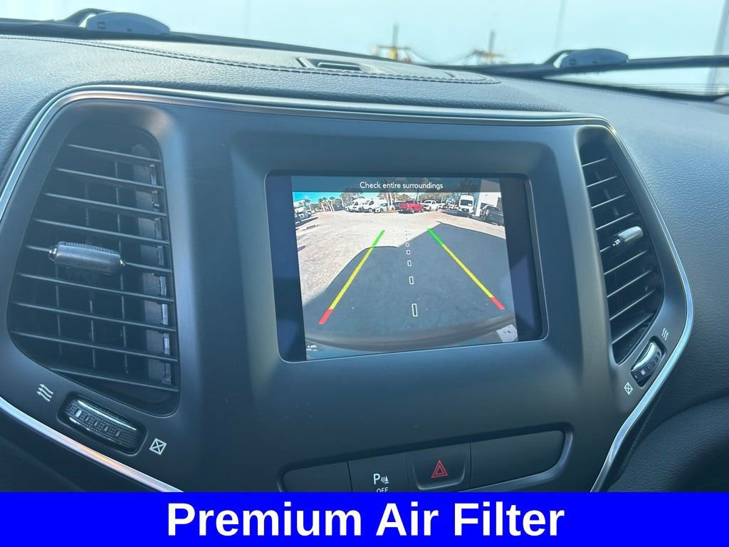 Used 2020 Jeep Cherokee Latitude Plus w/ Comfort/Convenience Group AWD/4WD image 13