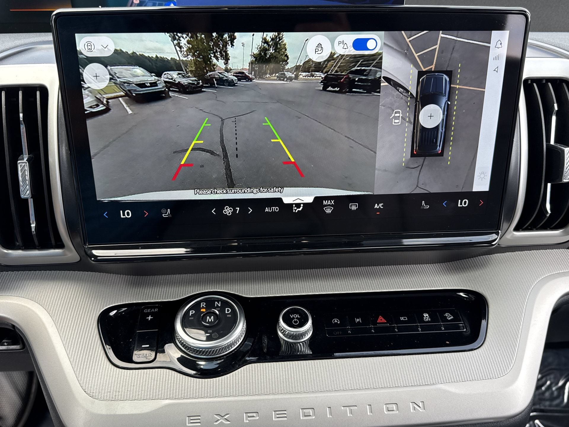 Certified 2025 Ford Expedition Active AWD/4WD image 7