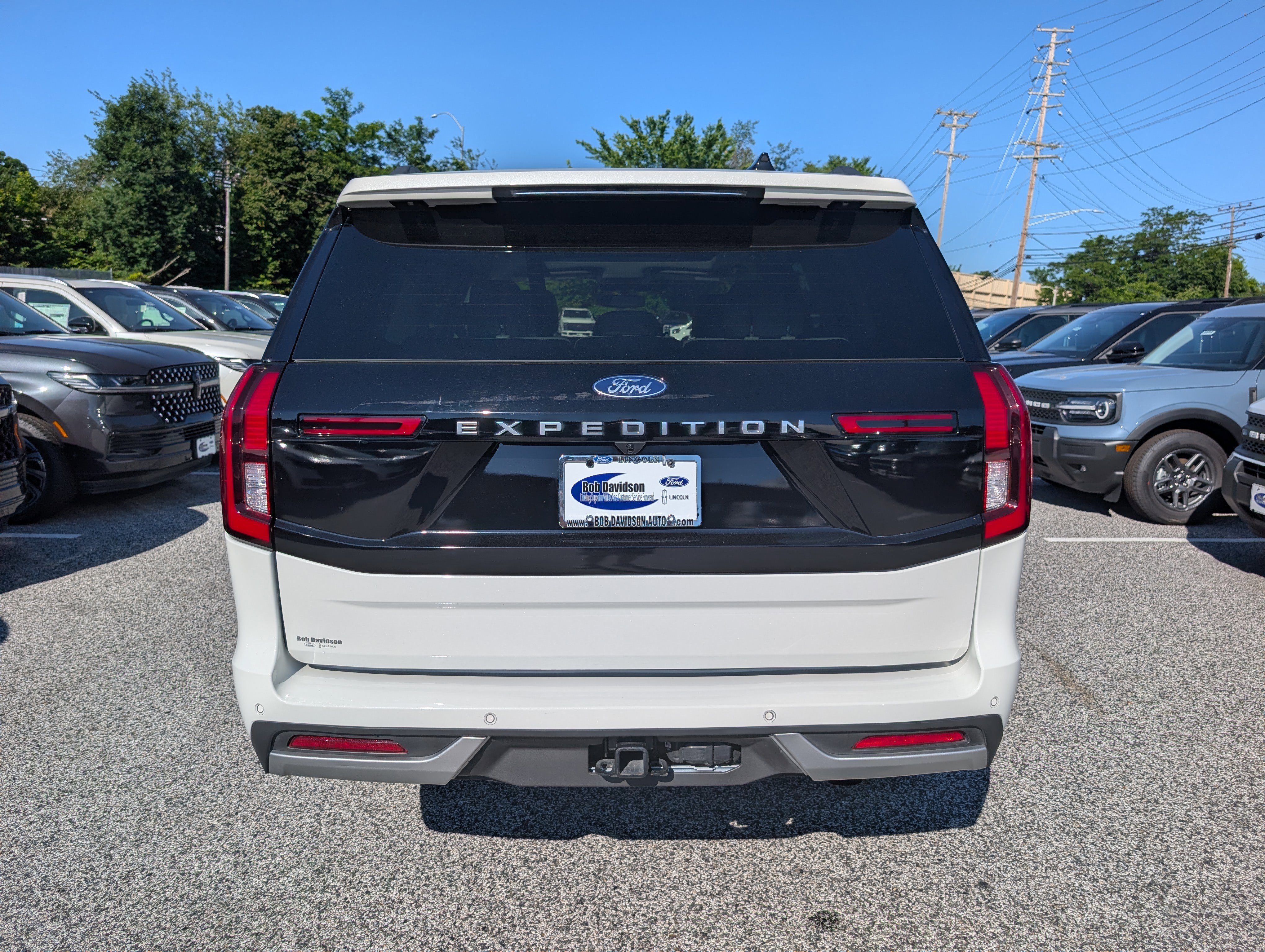Certified 2025 Ford Expedition Platinum w/ Platinum Ultimate Package AWD/4WD image 6