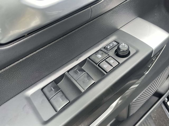 Used 2023 Toyota Sequoia Platinum AWD/4WD image 18