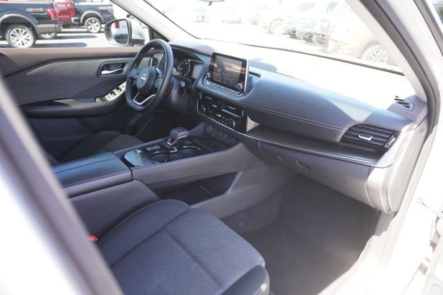 Used 2022 Nissan Rogue SV FWD image 17