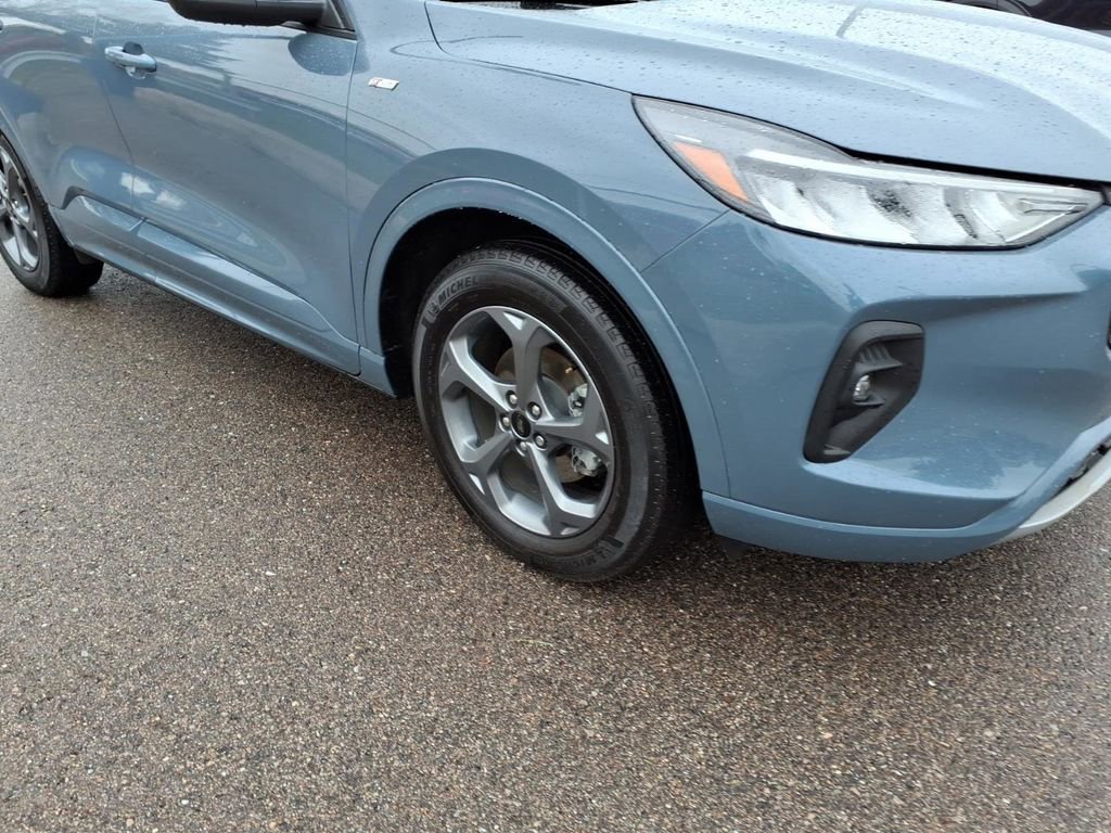 Certified 2023 Ford Escape ST-Line Select w/ Tech Pack #1 AWD/4WD image 5