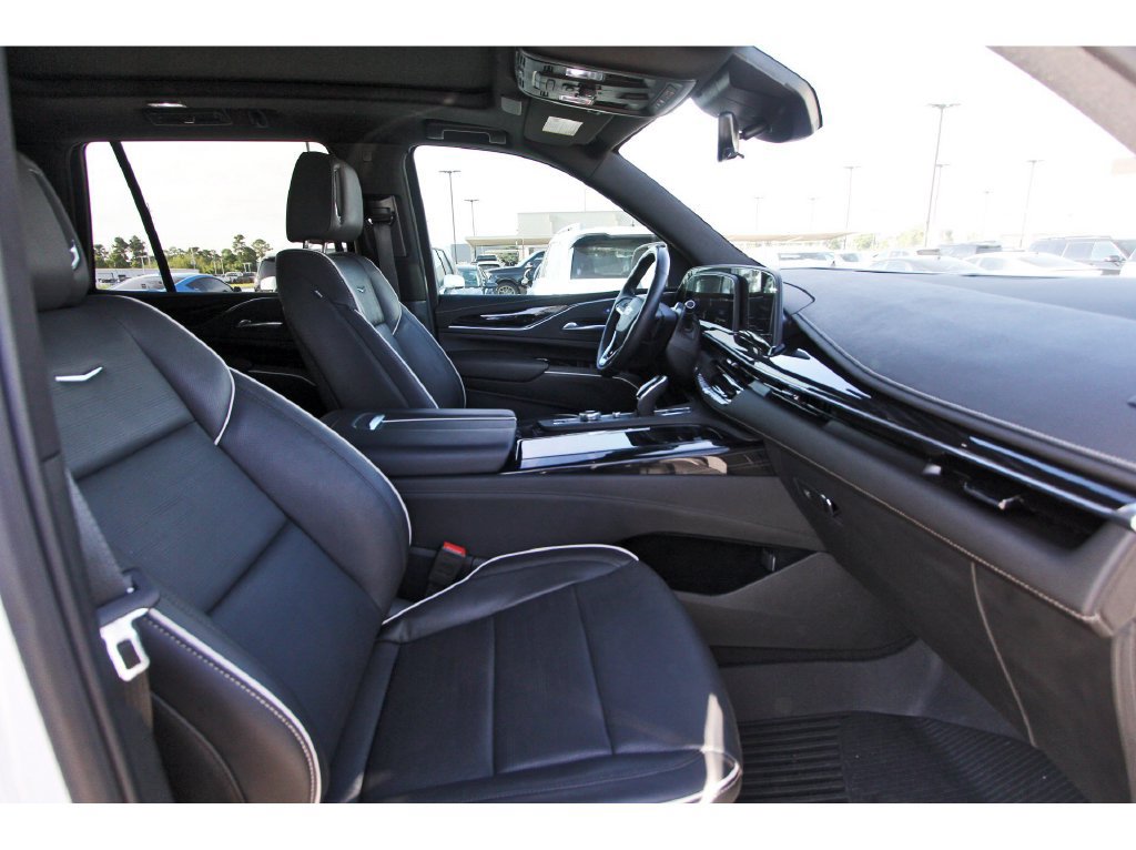 Used 2024 Cadillac Escalade Sport w/ LPO, ONYX Package AWD/4WD image 31