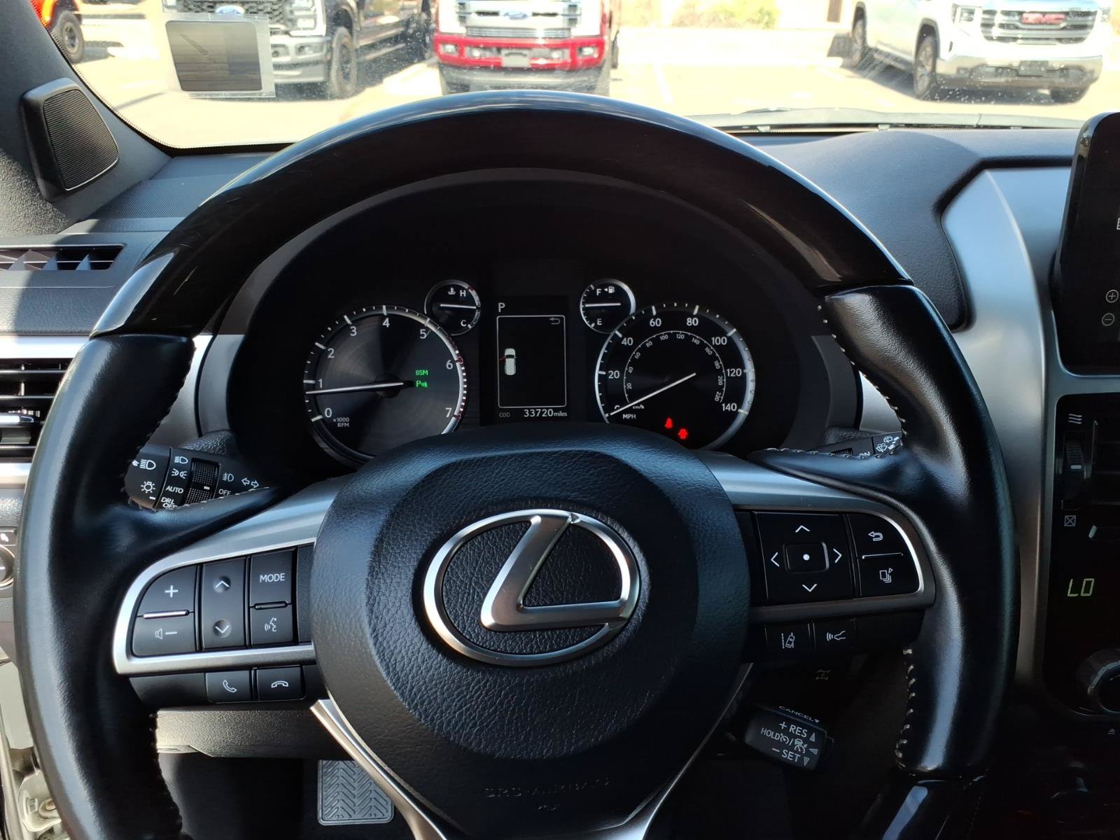 Used 2023 Lexus GX 460 Premium w/ Accessory Package AWD/4WD image 20