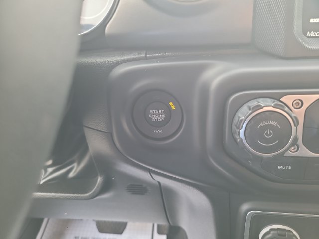 Used 2023 Jeep Gladiator Sport AWD/4WD image 20