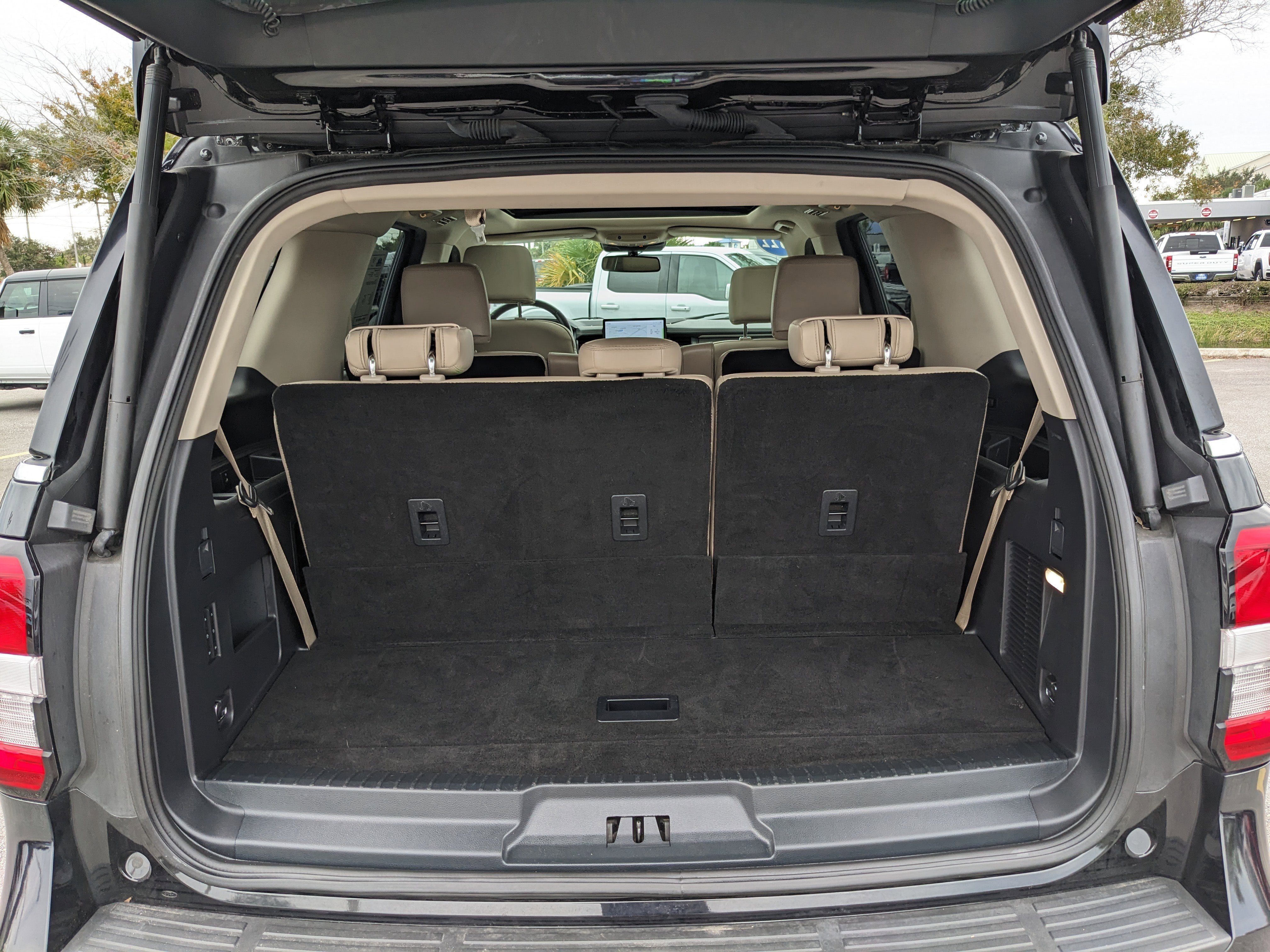 Certified 2022 Ford Expedition XLT image 13