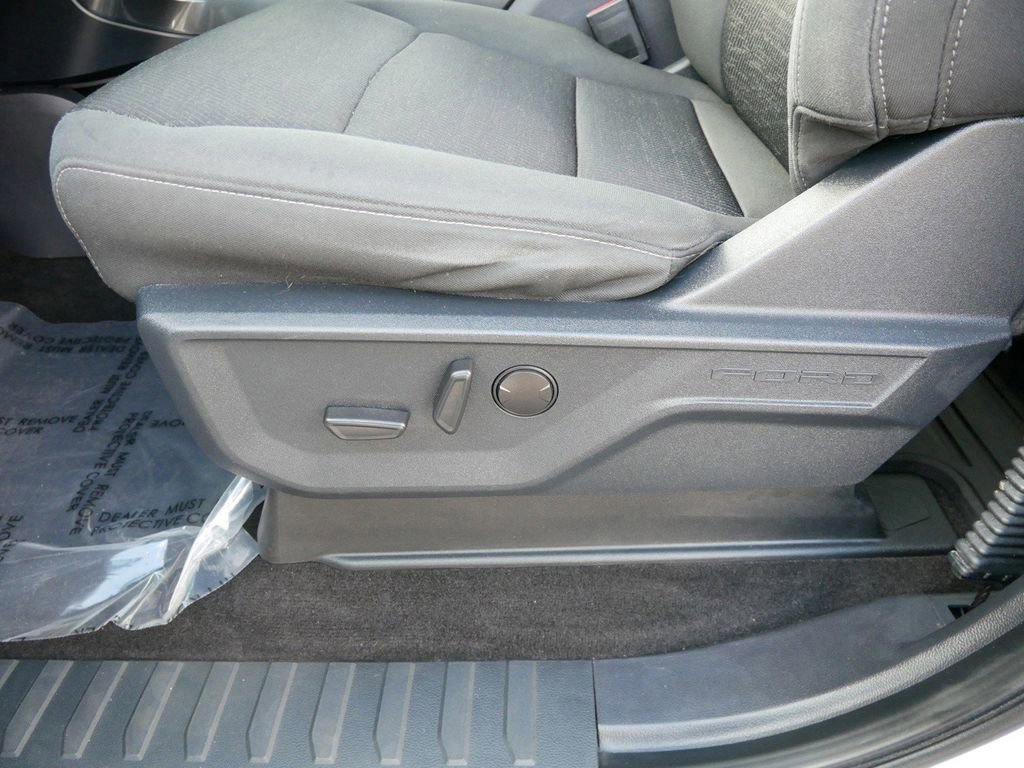 Certified 2022 Ford F150 XLT w/ Equipment Group 302A High image 8