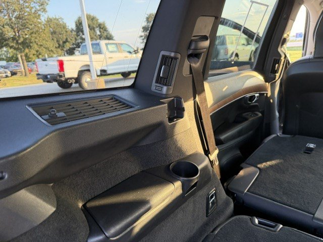 Used 2023 Volvo XC90 T8 Plus w/ Protection Package Premier AWD/4WD image 34