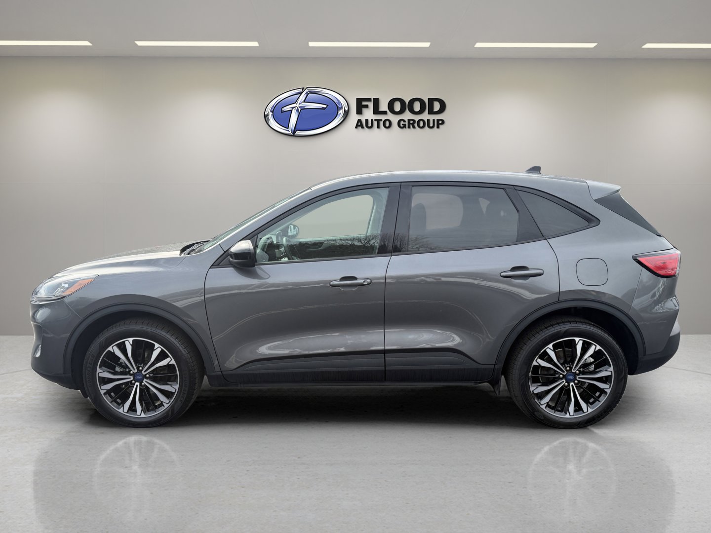 Certified 2022 Ford Escape SE w/ SE Sport Appearance Package image 5