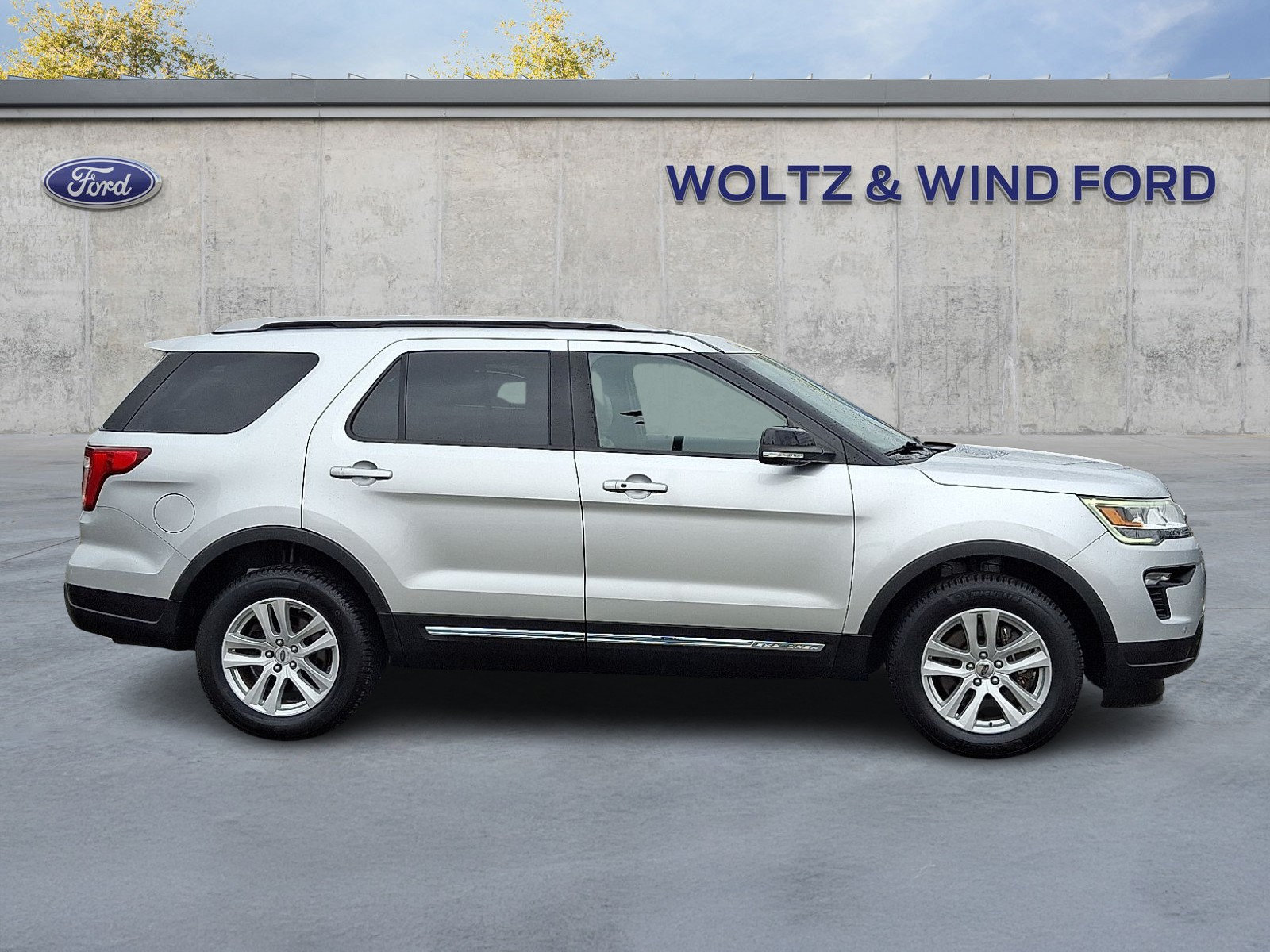 Certified 2018 Ford Explorer XLT w/ Equipment Group 202A AWD/4WD image 7