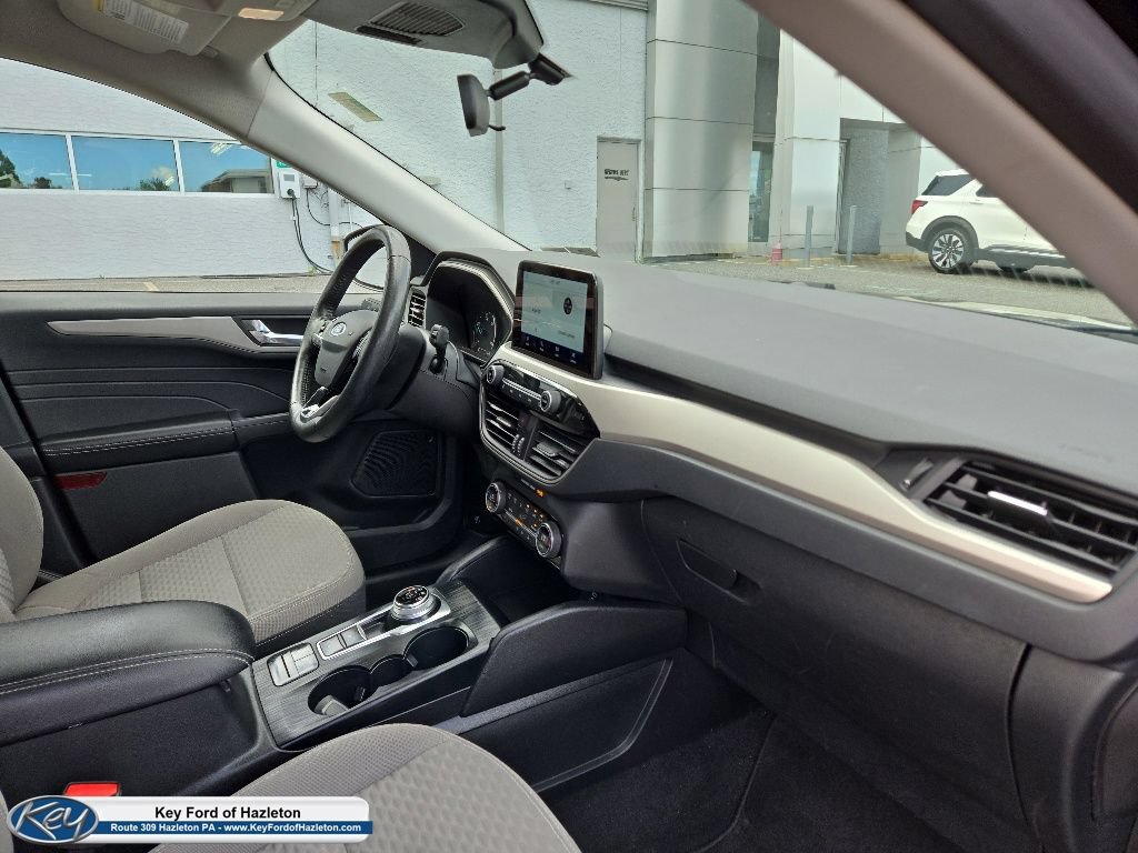 Certified 2021 Ford Escape SE w/ Cold Weather Package AWD/4WD image 19