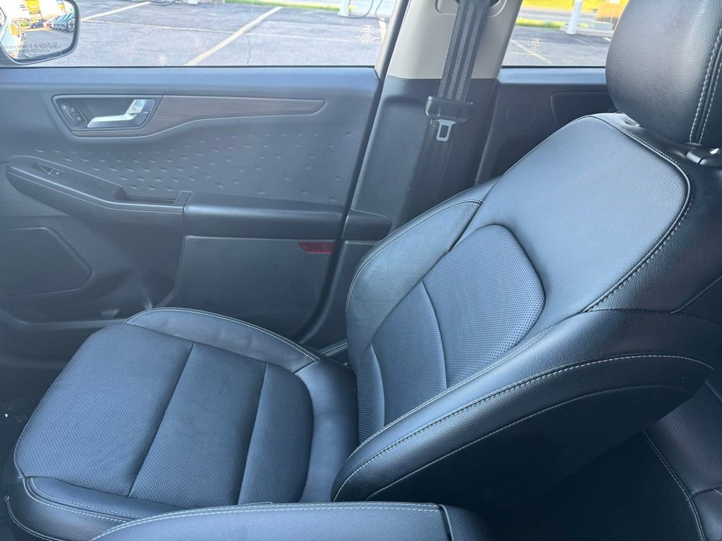 Certified 2020 Ford Escape Titanium AWD/4WD image 26