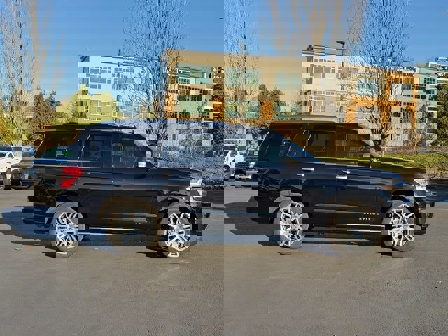 Certified 2023 Ford Expedition Platinum image 2