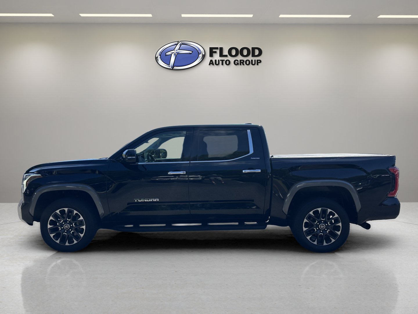 Used 2024 Toyota Tundra Limited AWD/4WD image 5