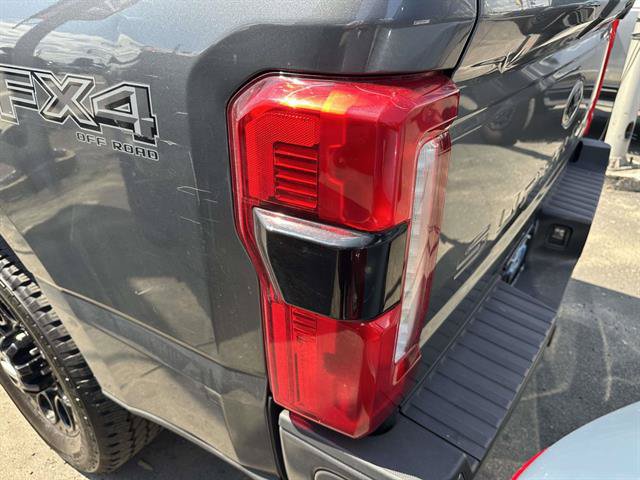Certified 2024 Ford F350 Lariat w/ Lariat Ultimate Package AWD/4WD image 6