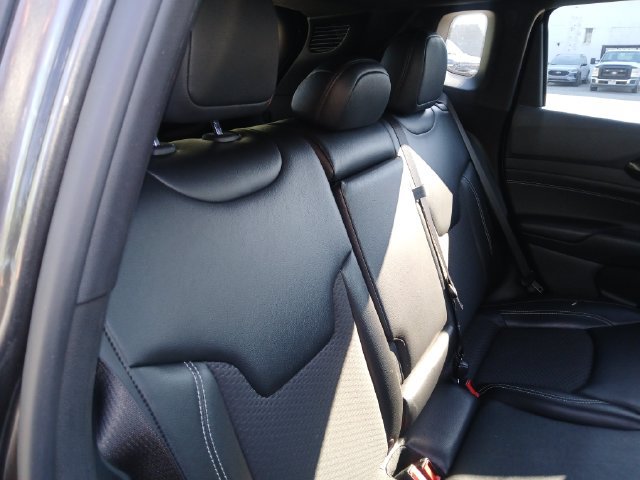 Used 2023 Jeep Compass Latitude AWD/4WD image 40