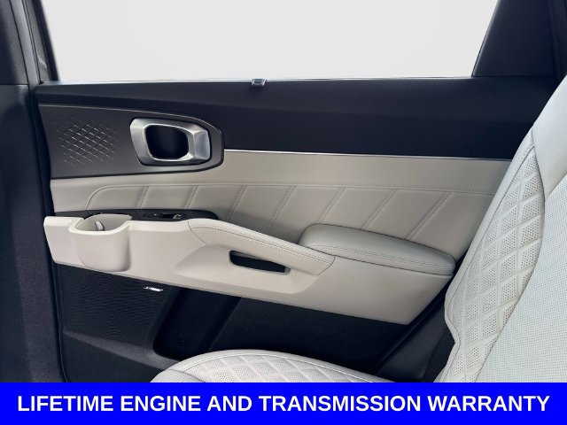 Used 2025 Kia Sorento SX Prestige AWD/4WD image 16