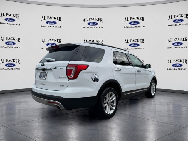Certified 2017 Ford Explorer XLT FWD image 9