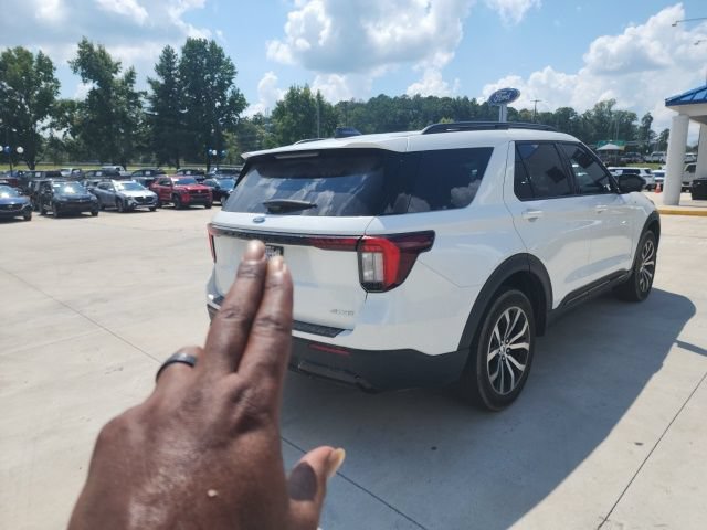 Certified 2025 Ford Explorer ST-Line AWD/4WD image 14