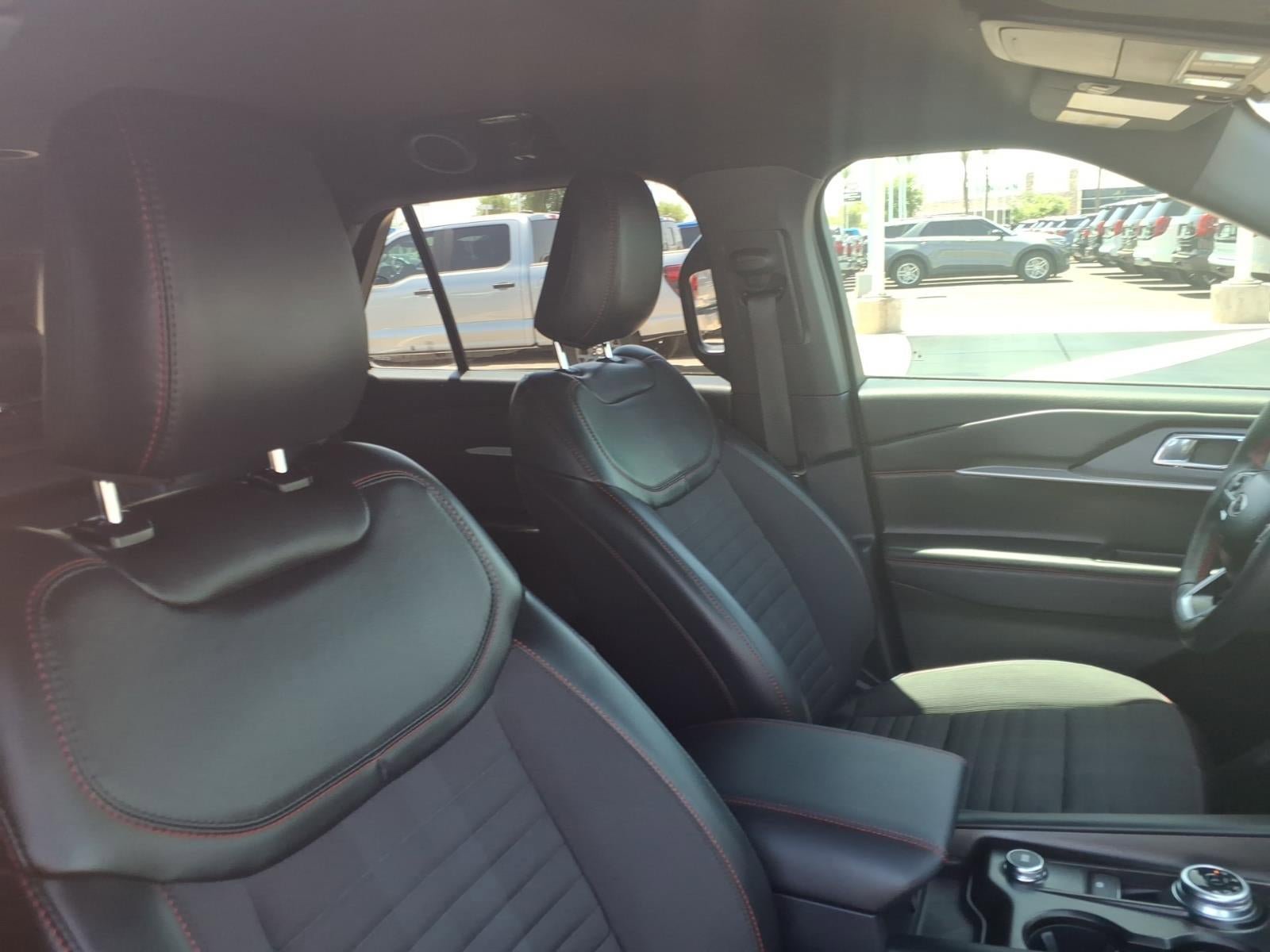 Certified 2025 Ford Explorer ST-Line RWD image 12