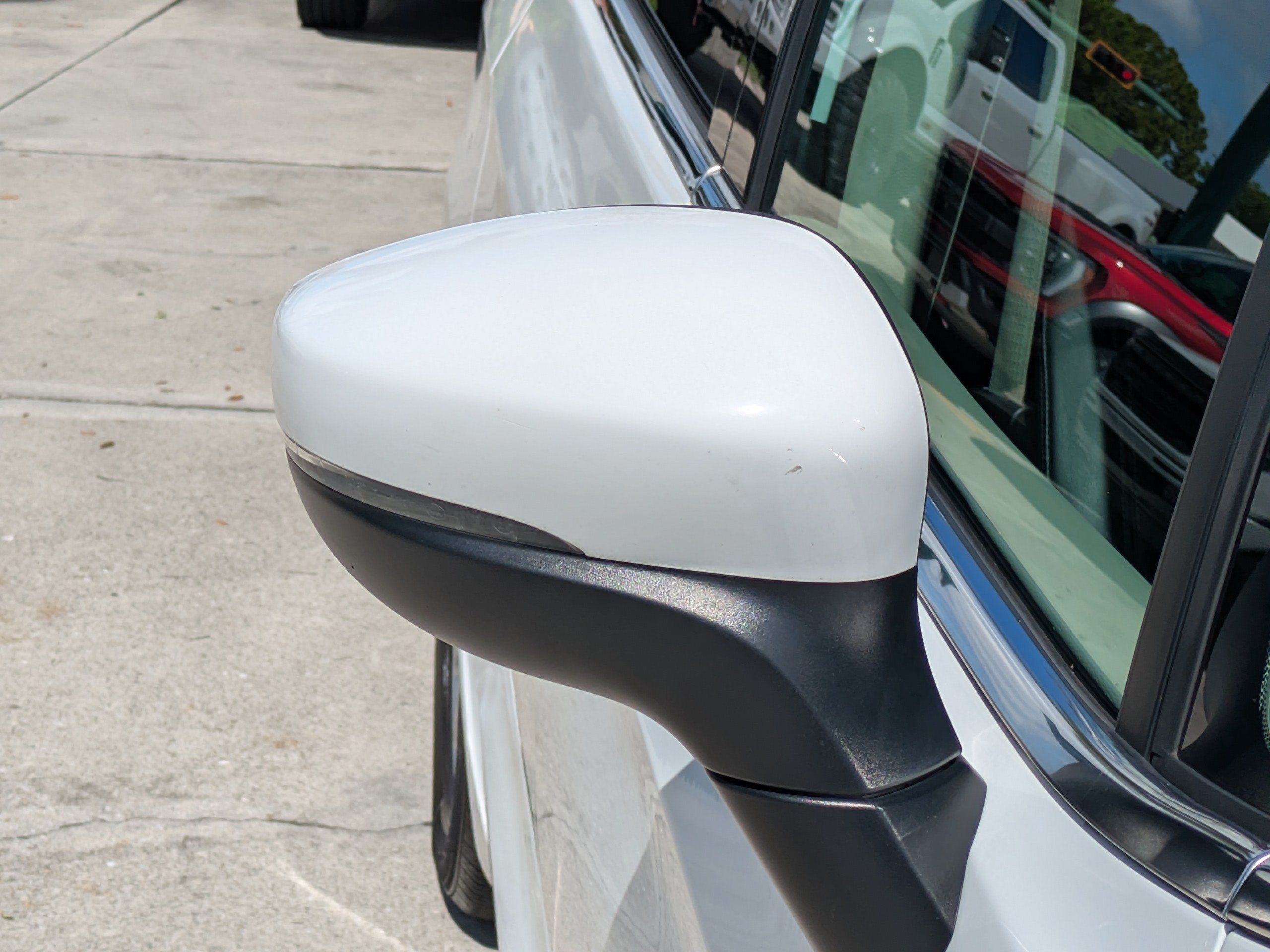 Used 2023 Chrysler Pacifica Touring-L FWD image 10