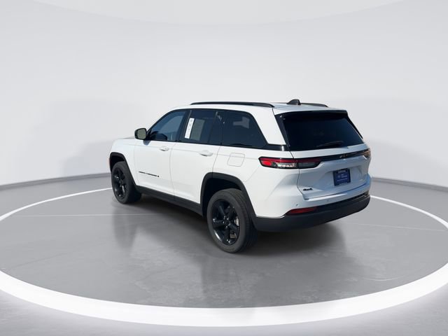 Used 2022 Jeep Grand Cherokee Altitude image 5