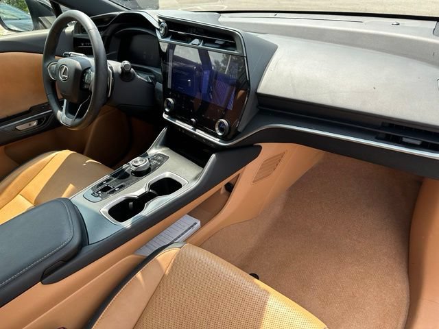 Used 2023 Lexus RZ 450e Premium w/ Technology Package AWD/4WD image 8