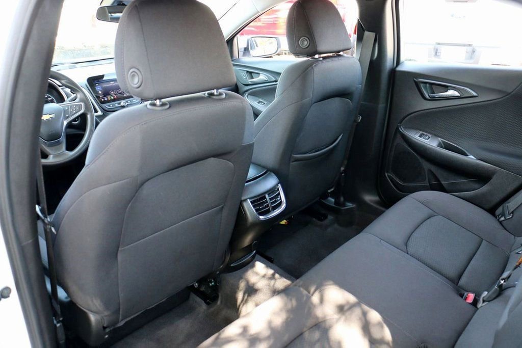 Used 2025 Chevrolet Malibu LT image 21