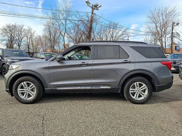 Certified 2023 Ford Explorer XLT AWD/4WD image 2