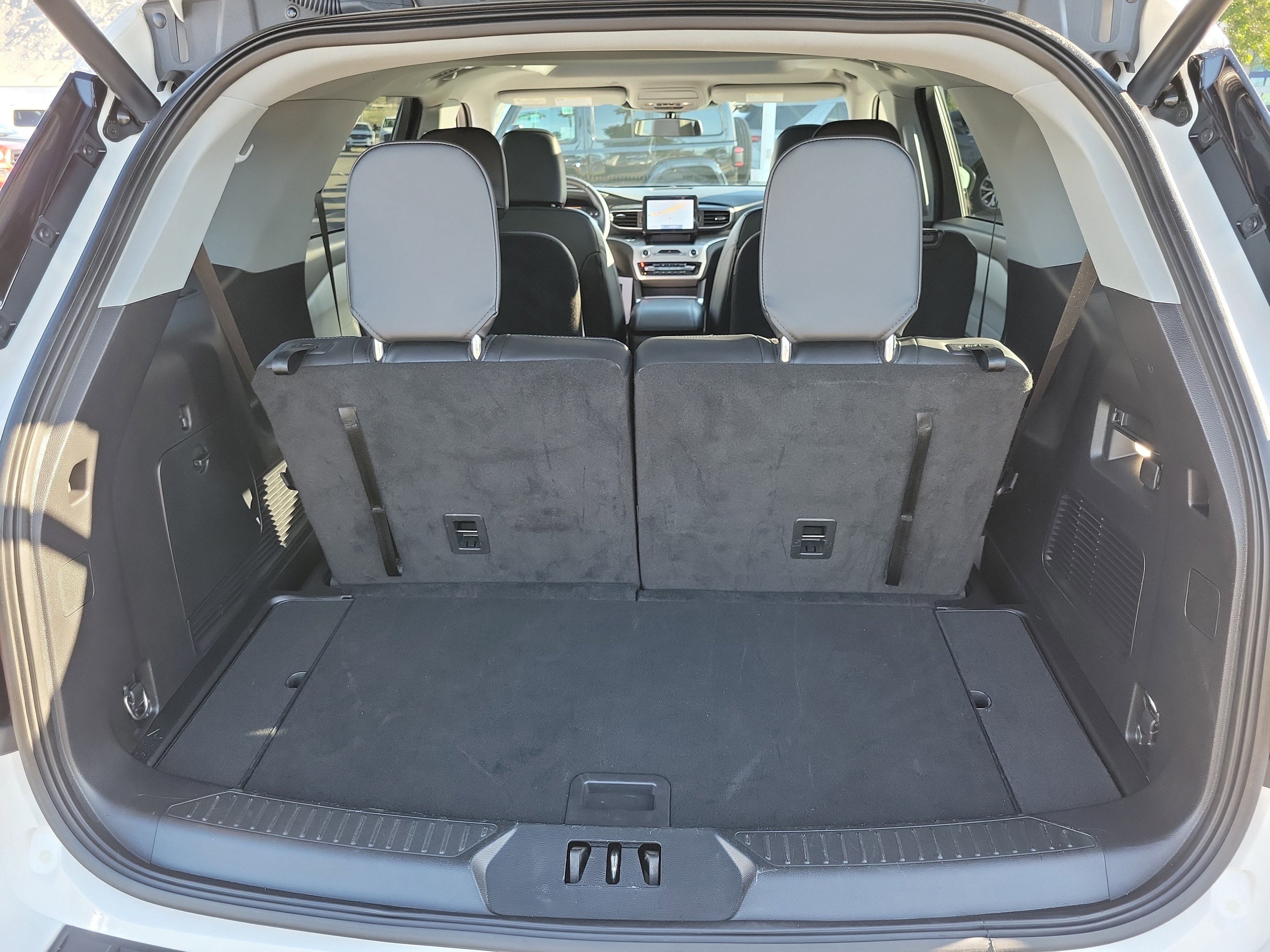 Certified 2022 Ford Explorer XLT w/ Equipment Group 202A image 14