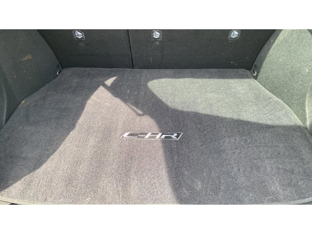 Used 2020 Toyota C-HR XLE FWD image 31