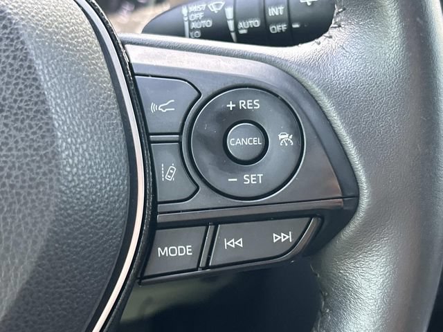 Used 2020 Toyota RAV4 XLE w/ Convenience Package FWD image 36