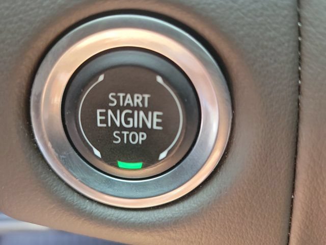Used 2024 GMC Yukon XL SLT w/ SLT Premium Package AWD/4WD image 34