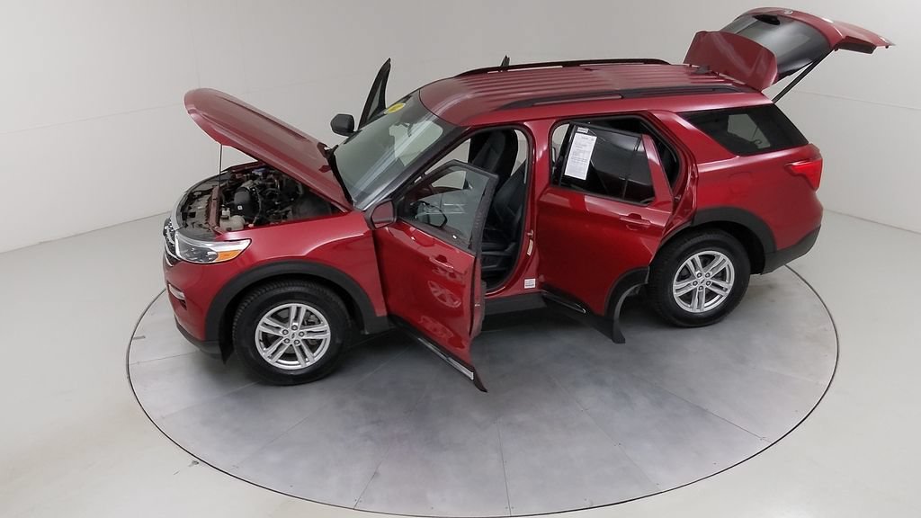 Certified 2022 Ford Explorer XLT w/ Equipment Group 202A AWD/4WD image 54