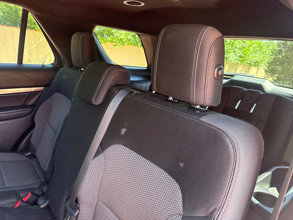 Certified 2018 Ford Explorer XLT w/ Equipment Group 201A AWD/4WD image 22