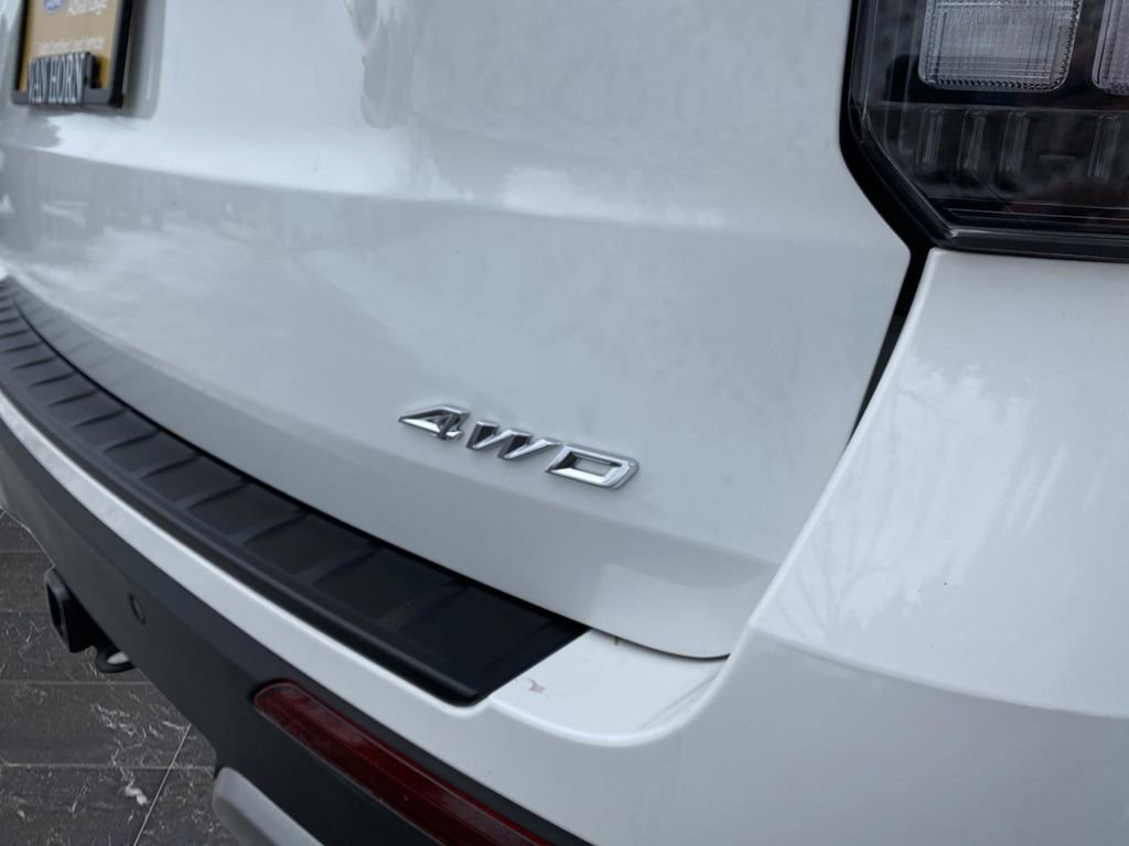 Certified 2025 Ford Explorer Platinum image 47