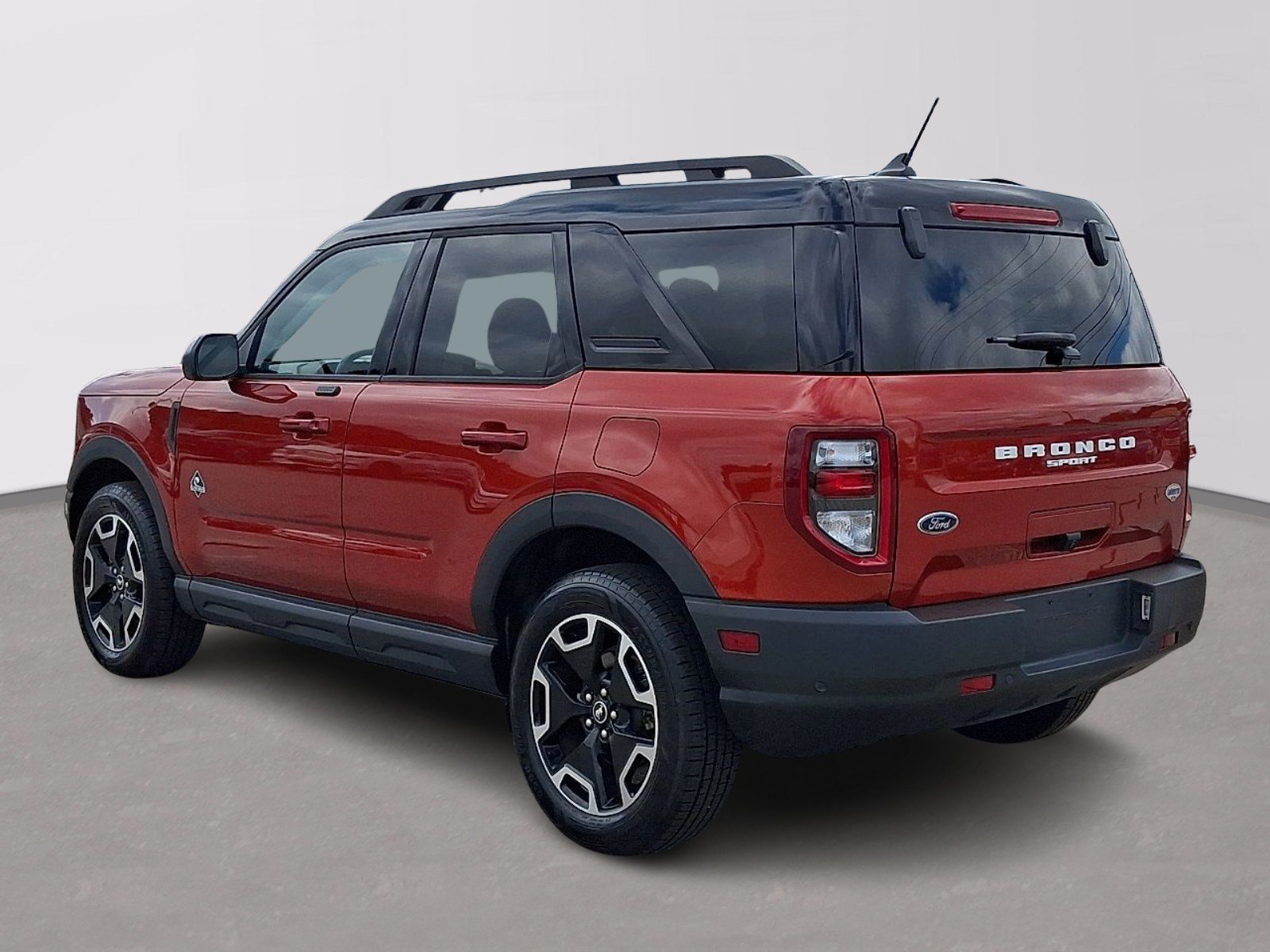 Certified 2024 Ford Bronco Sport Outer Banks w/ Tech Package AWD/4WD image 4