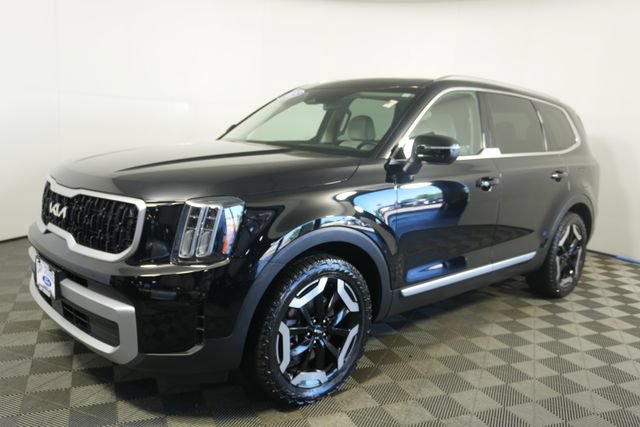 Used 2023 Kia Telluride EX w/ EX Captain's Chair Package AWD/4WD image 7
